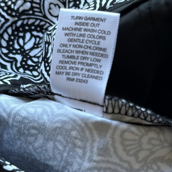 7th Ave NY& Co Suiting Collection Black White Paisley MidRise Shorts Stretch Sz4 - Picture 5 of 11